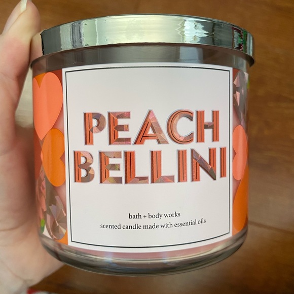 bath and body works candle in peach bellini